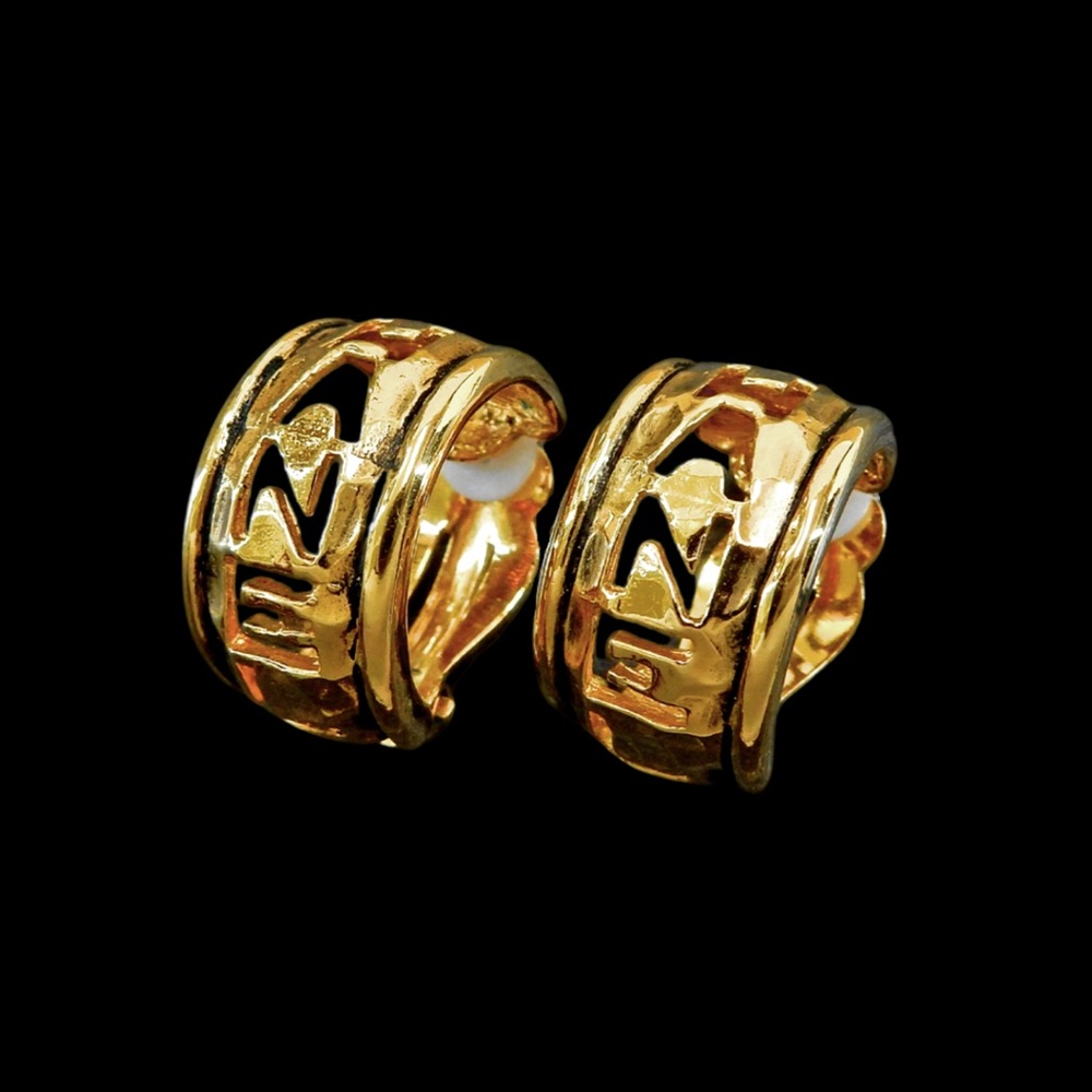 Chanel Vintage Gold Cut Out Logo Hoop Clip On Earrings - Picture 14 of 14